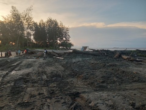 senja di kaki langit